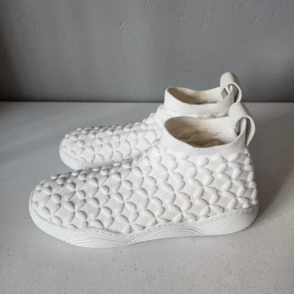 Alaia Knit Sneaker "EUC" - Picture 5 of 16